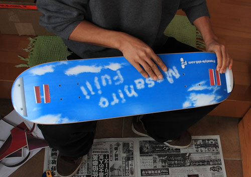 デッキテープの貼り方[フリースタイルスケートボードのセッティング