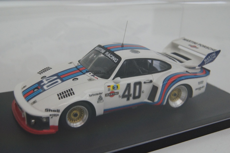 EM299 メイクアップ/アイドロン 1/43 ポルシェ 935/76 “Martini Racing