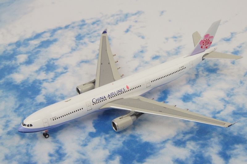 1/400 A330-300 チャイナ/中華航空 B-18353 10455 フェニックス