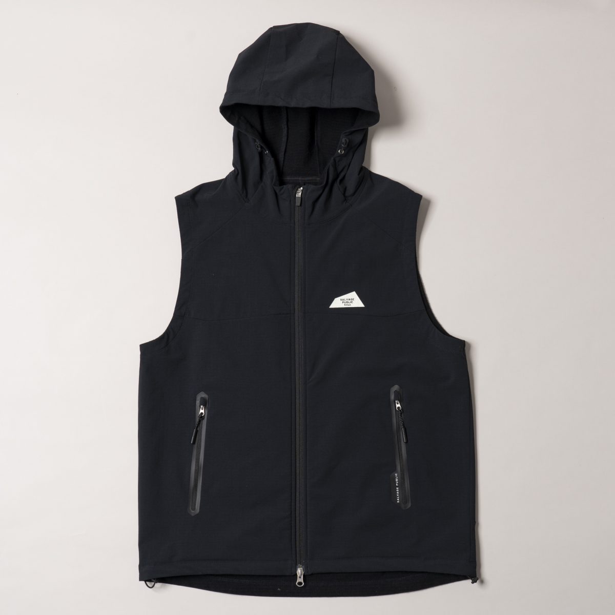 季節の変わり目ゴルフに重宝する「サルベージパブリック コレパ」防風