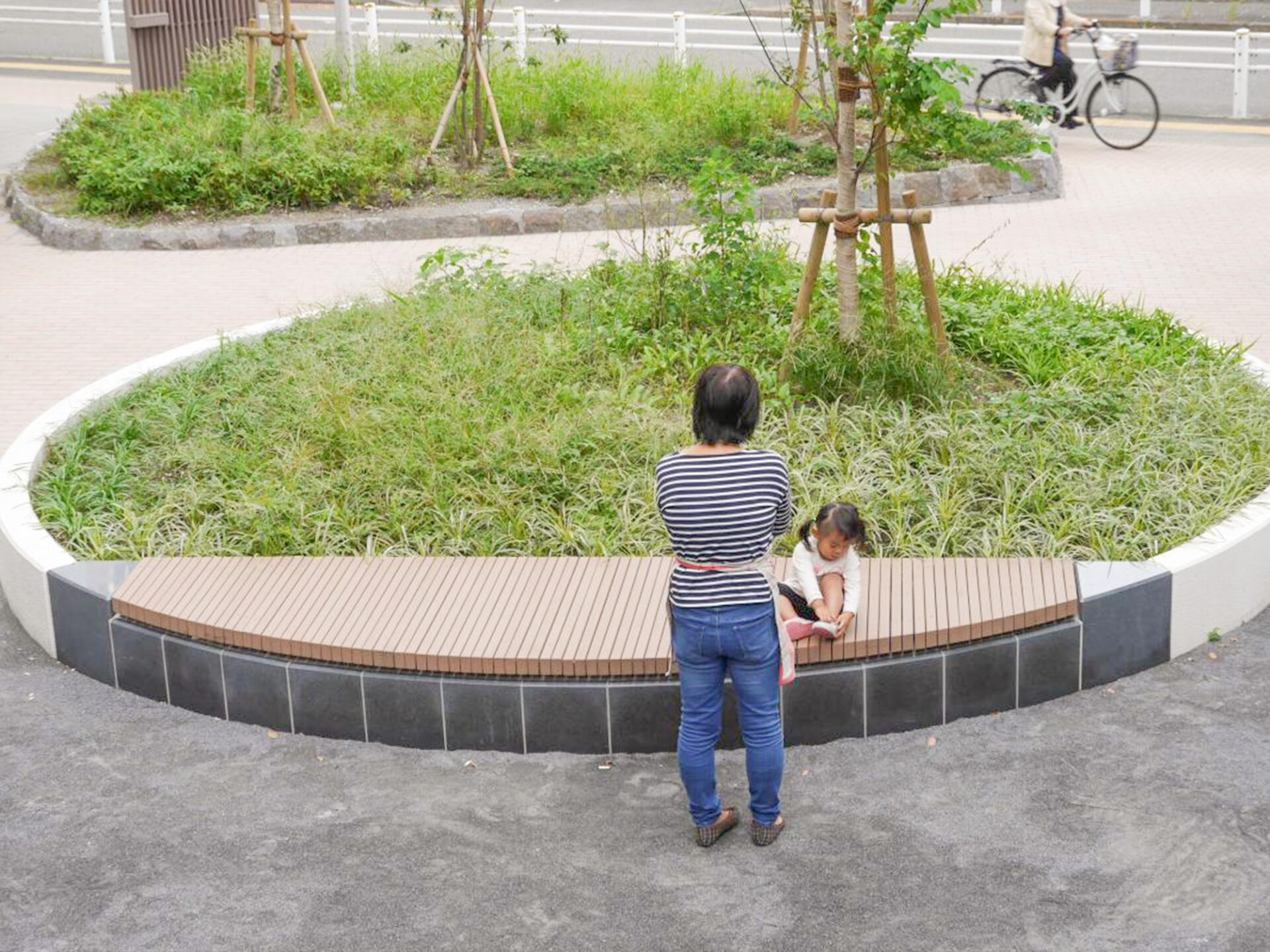 特集】 円形（ラウンド）ベンチ納入事例 27選｜風憩セコロ