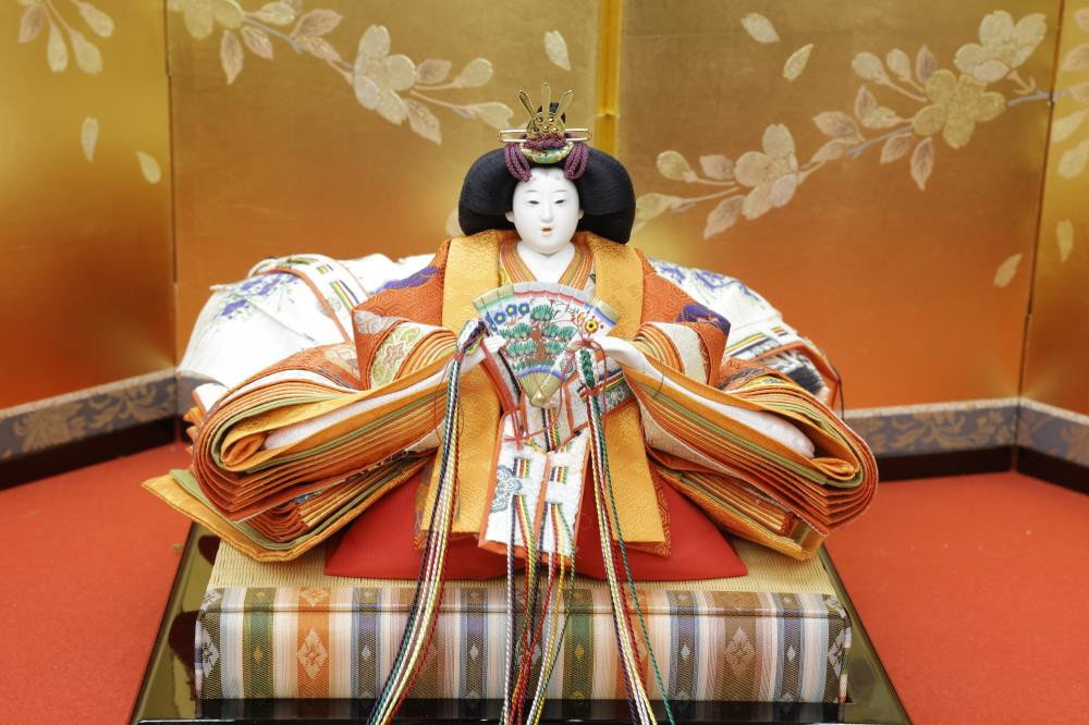 安藤人形店】黄櫨染 桐竹鳳凰麒麟文（こうろせん/雛人形） | JTBの