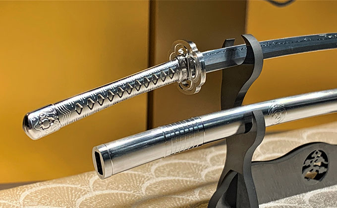 精密日本刀『鶴丸国永』鞘・鍔・柄付: 魚沼市ANAのふるさと納税｜ANAの