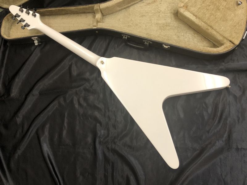 Aria Pro II / FV-550 White - HR/HMギター専門店 FUTURE WORLD