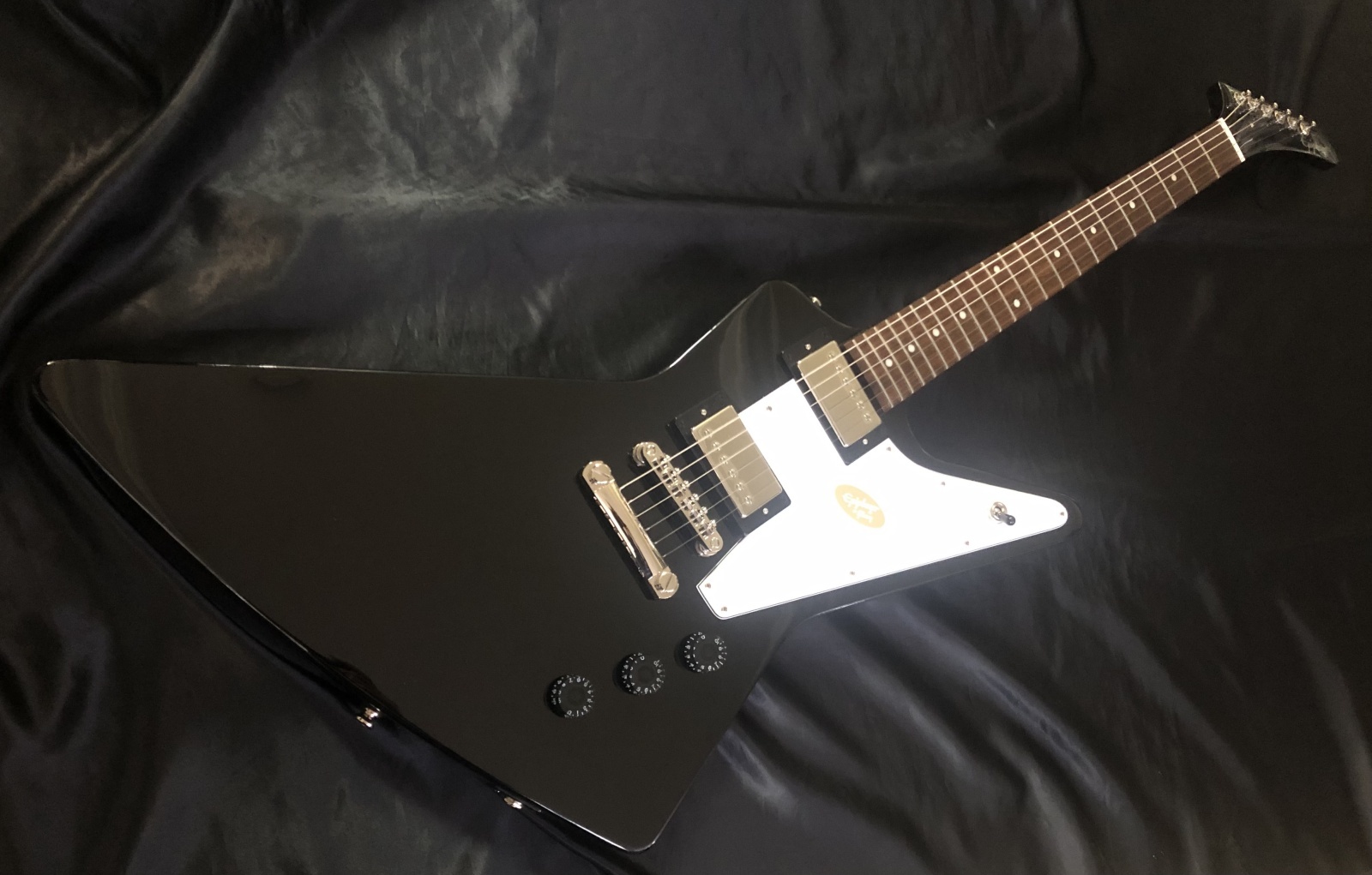 Epiphone Inspired by Gibson / Explorer Ebony (新品) - HR/HMギター