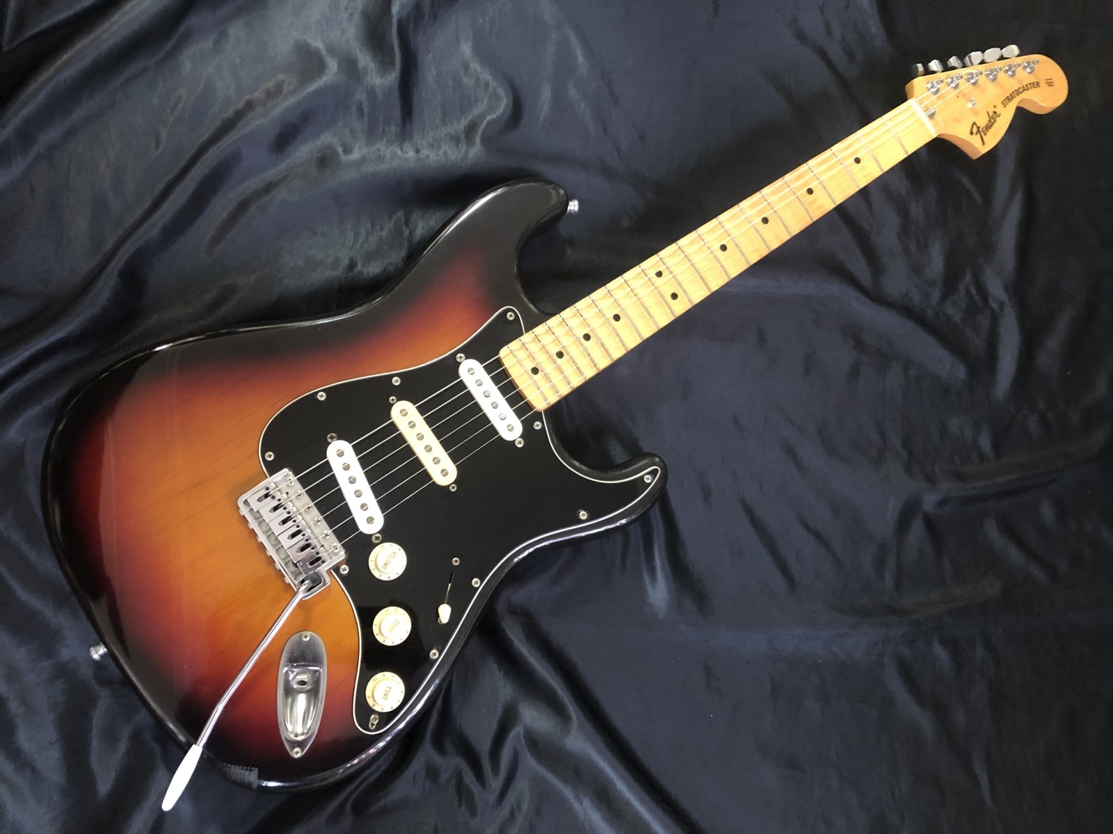 Fender Japan / ST72-86DSC ラッカー塗装 - HR/HMギター専門店 FUTURE