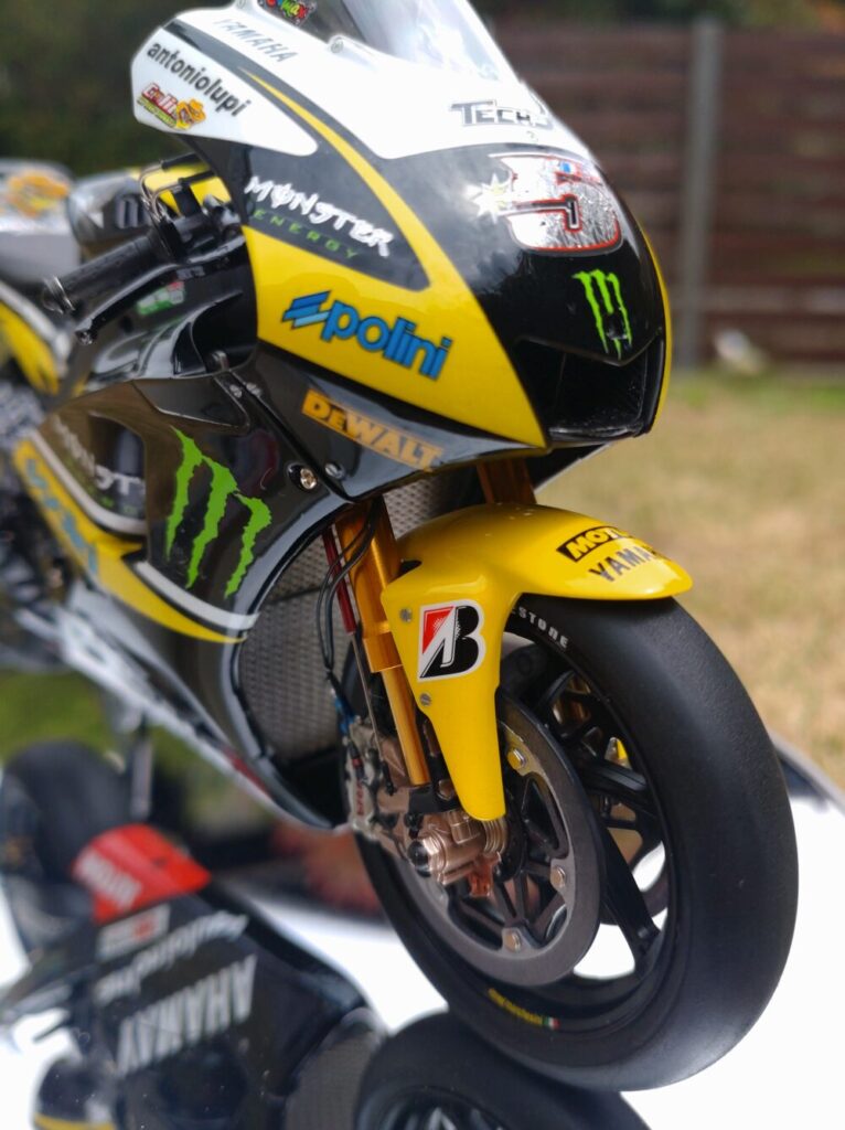 タミヤ YZR-M1 09' モンスターヤマハテック3 完成！ | プラモ制作記録