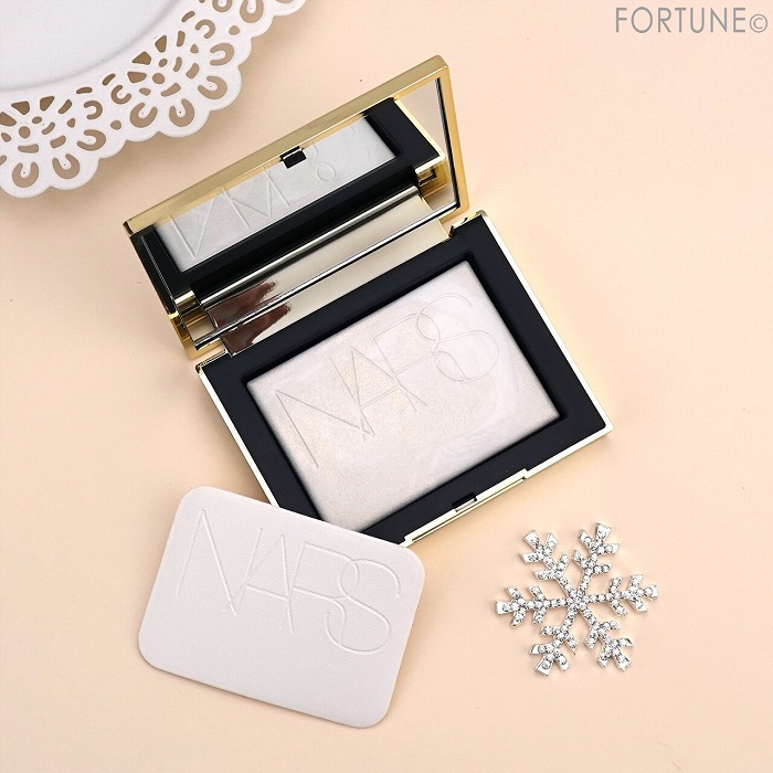 ナーズ【2024クリスマスコフレ】リフ粉でおなじみのフェイスパウダーに