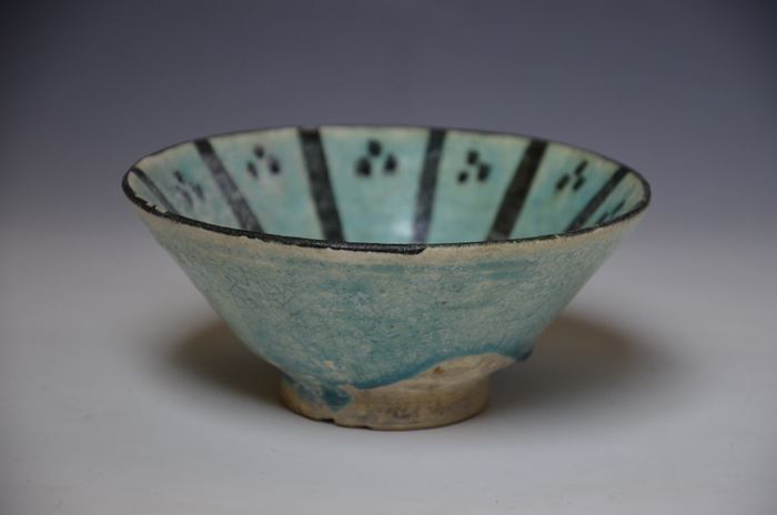 ペルシャ 青釉藍彩しのぎ三点文碗｜商品一覧｜GALLERY 帝塚山