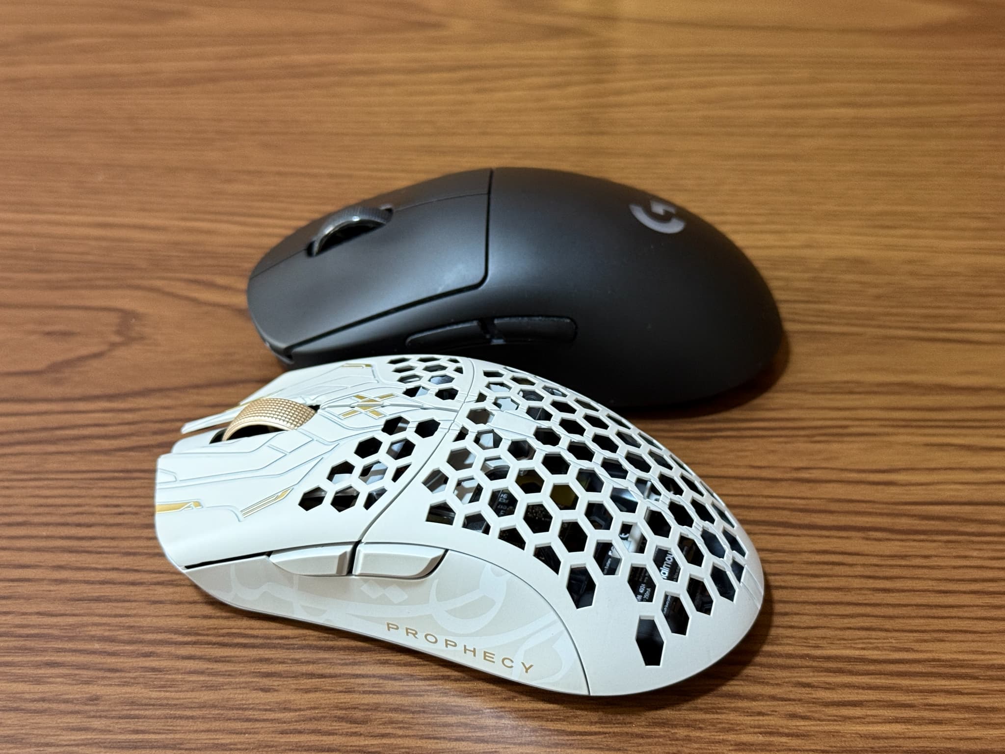 Finalmouse ULX Prophecy Clix レビュー｜デザインと機能性を持った最