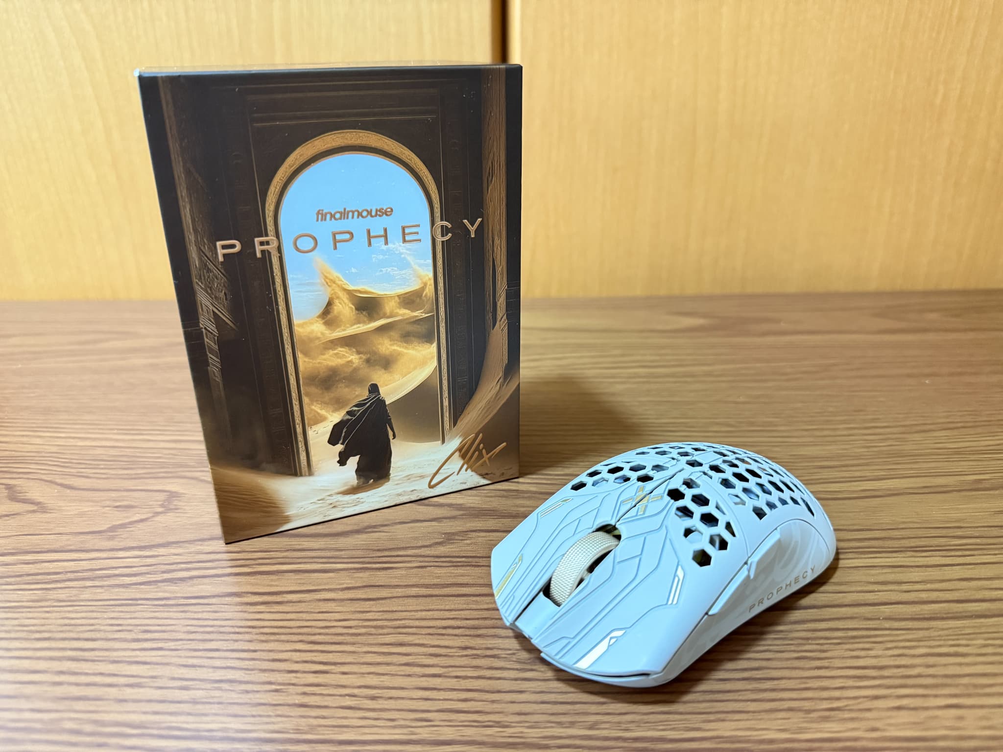 Finalmouse ULX Prophecy Clix レビュー｜デザインと機能性を持った最