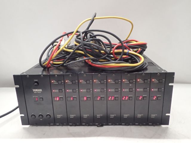 高額買取実施中!!】YAMAHA FMトーンジェネレーター TX816 現状品