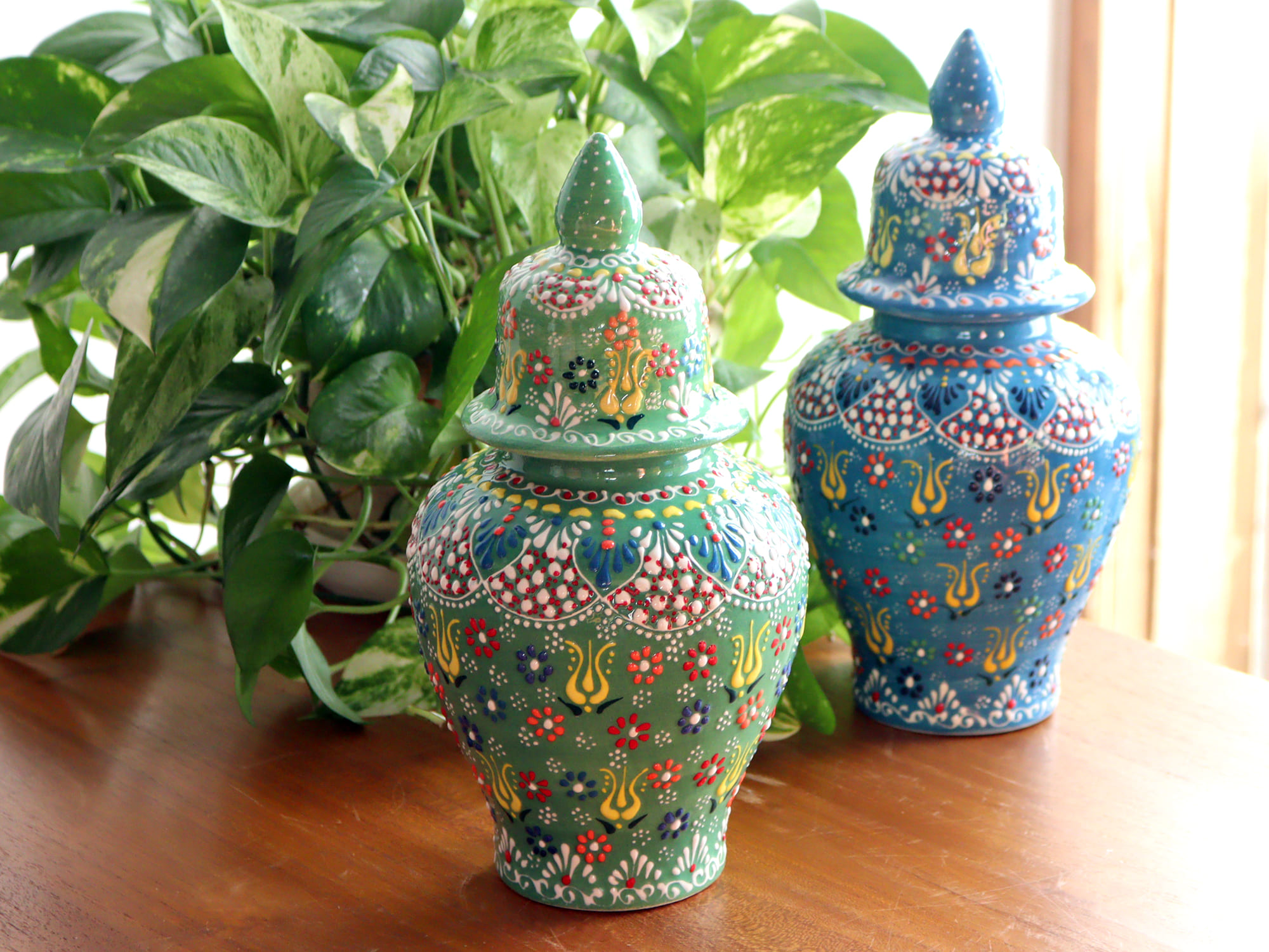 トルコ陶器 蓋つき壺 高さ25×直径11cm フラワーデザイン グリーン