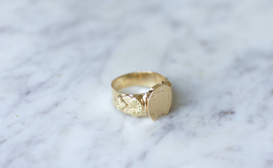 アンティークゴールドの馬蹄リング｜ペネロペギャラリー