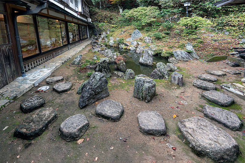 西禅院庭園 重森三玲による3つの庭園を見学できる -庭園ガイド
