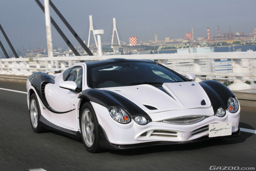 ミツオカ オロチは妖艶で存在感抜群の「ファッションスーパーカー