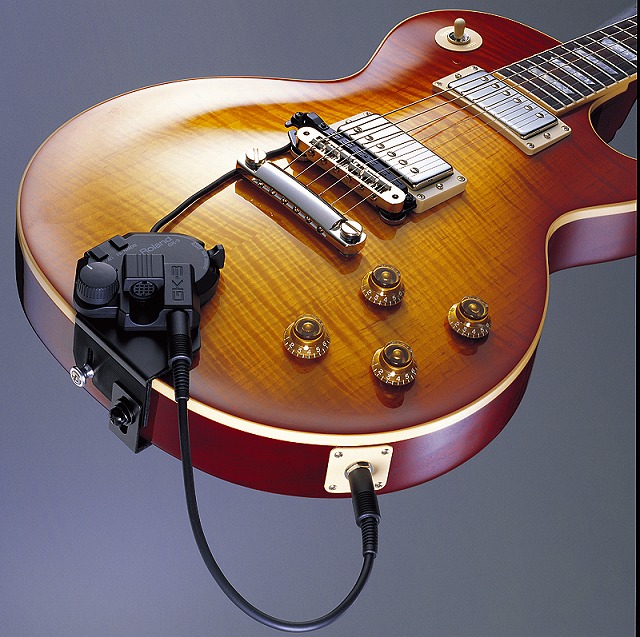 手持ちのギターがシンセサイザーに！ 常識破りのBOSS GUITAR