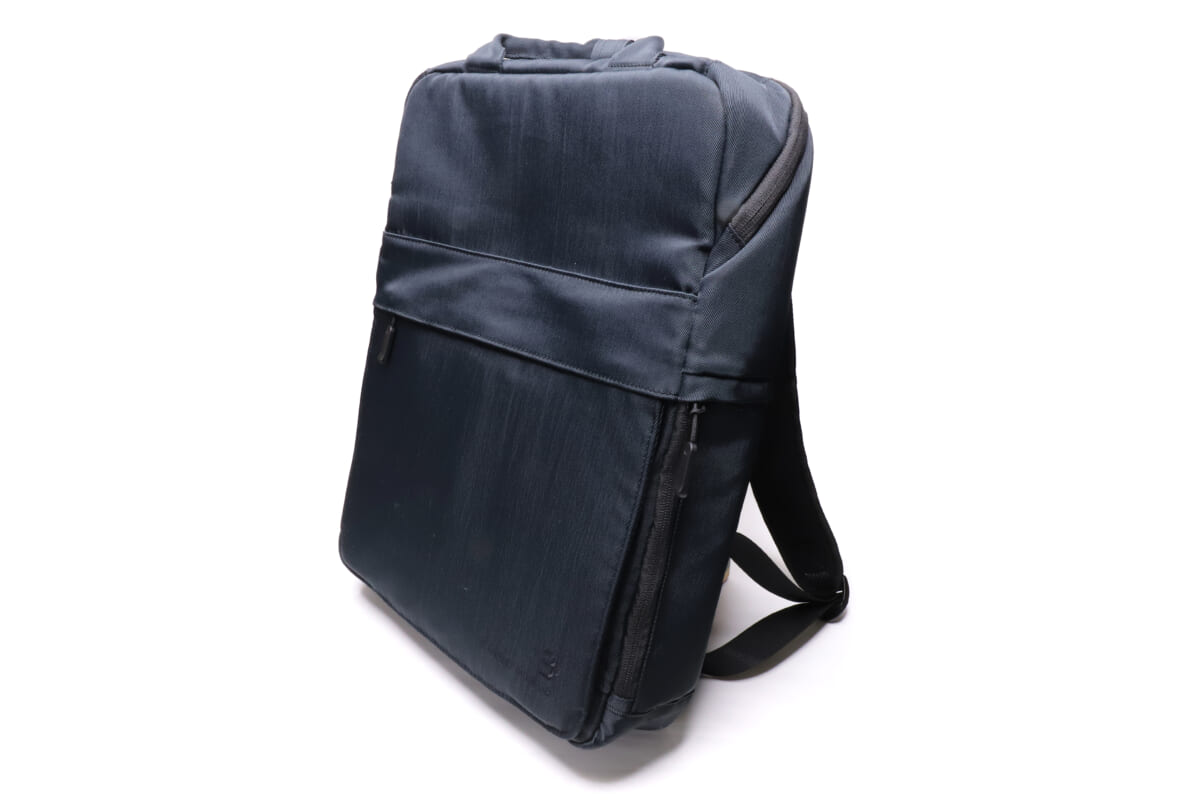 スリムなのに立つ！ コクヨが挑戦した「ビジネスリュック」がテレ