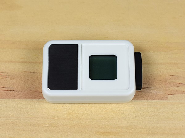 冬場の静電気に困っている人へ… コンパクトで持ち運びに便利な「タグ