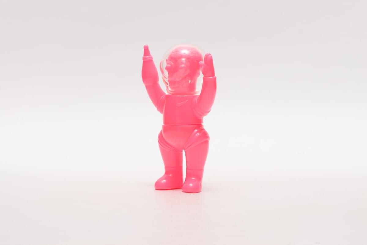 アトモスの電撃ナイキ大作戦！ 暗闇で光る「ターミネーター」と