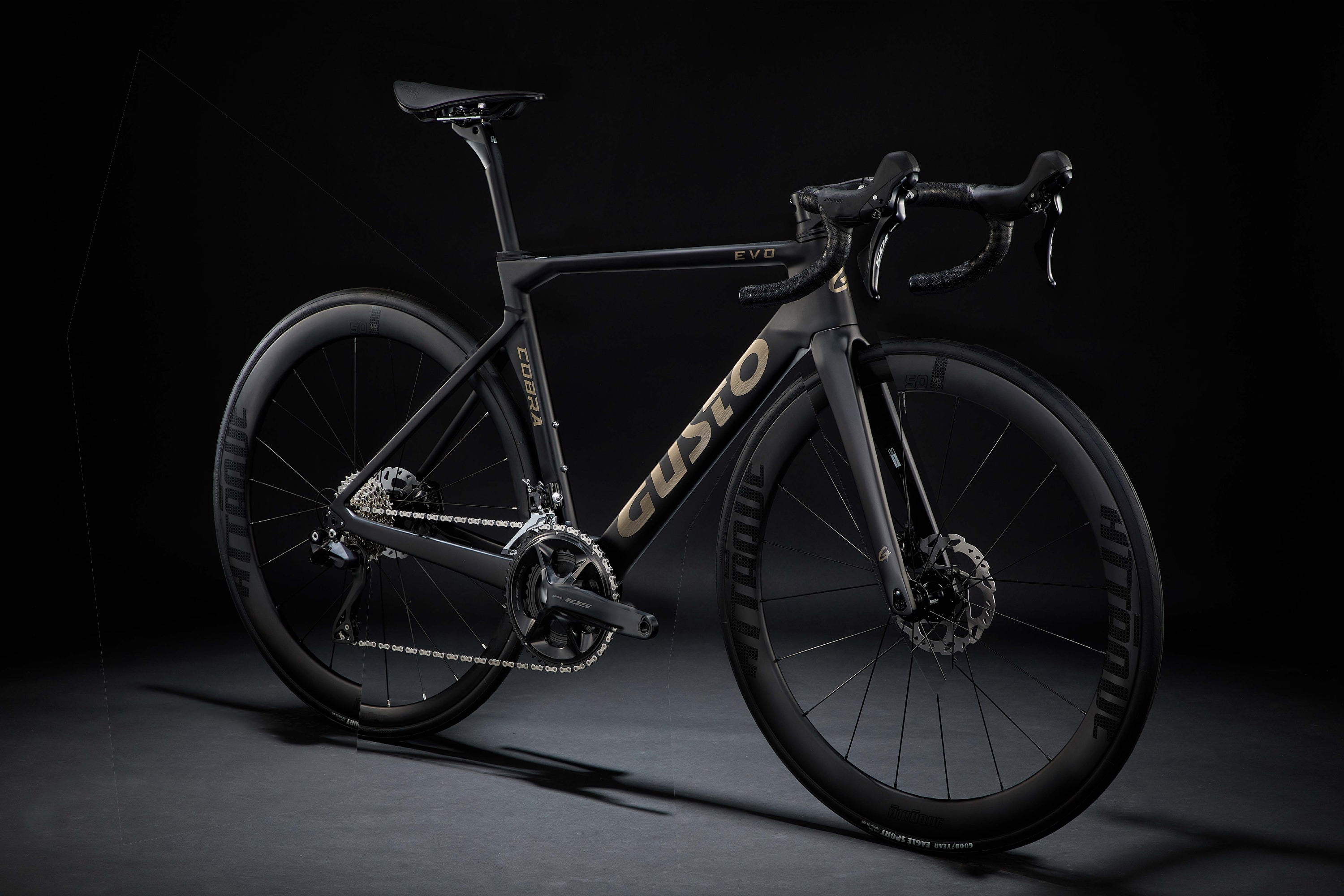 2025 GUSTO 「グスト」COBRA EVO SPORT TE 105 Di2 Black – GHOST-CYCLE