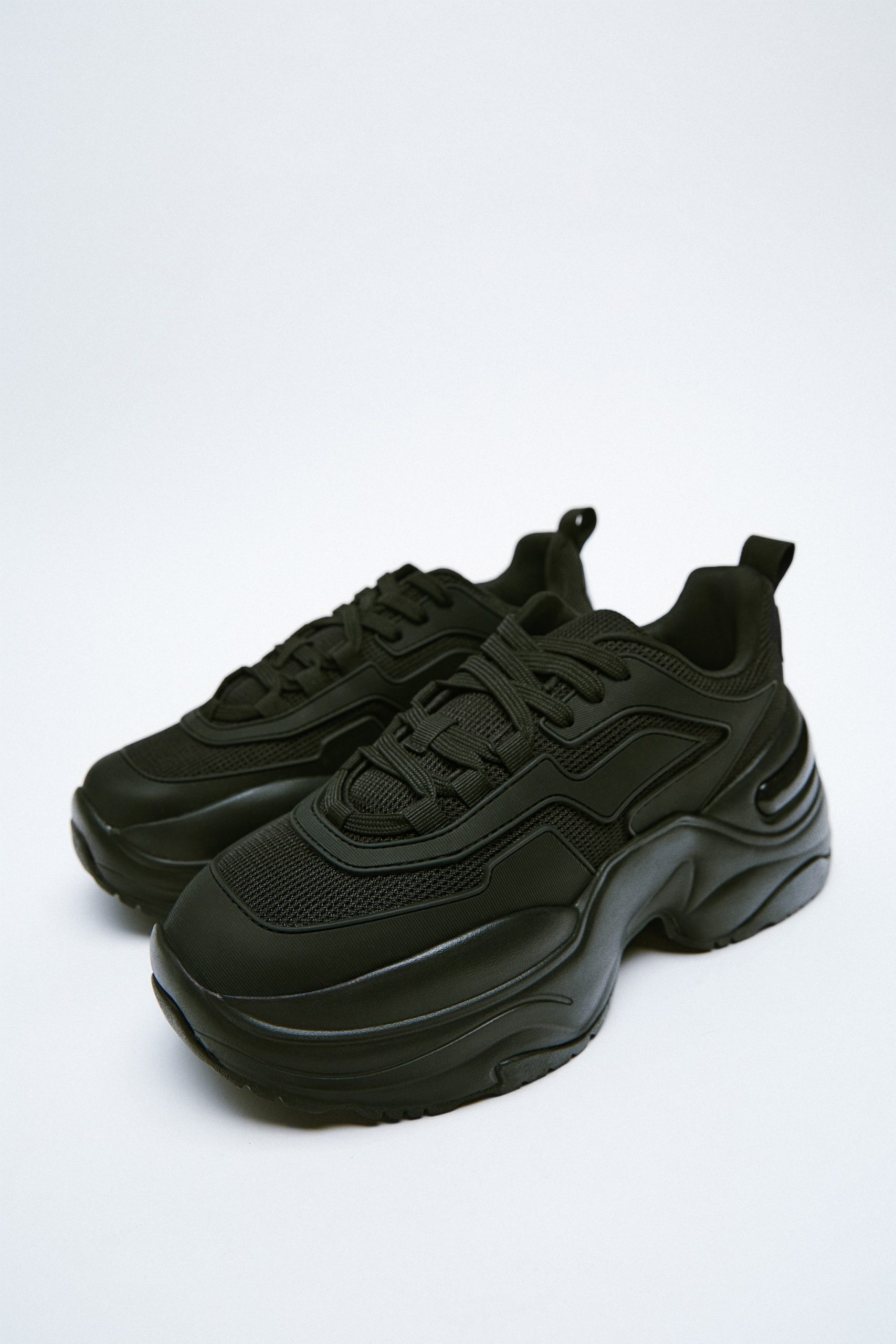 厚底がトレンド！ZARAの新作スニーカー8選 | GINGER