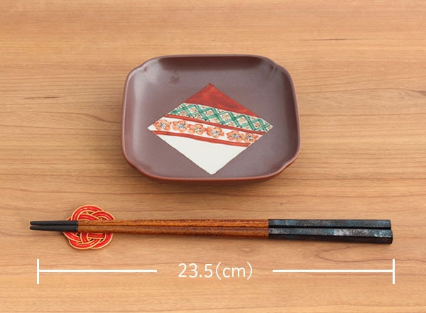 九谷美陶園 四寸角皿（吸坂手赤絵梅文）｜九谷焼のうつわ｜和食器通販