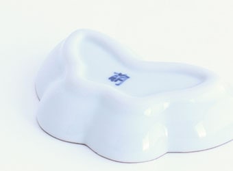 萌窯 蝶形豆皿（染赤菊）｜九谷焼のうつわ｜和食器通販 じろや