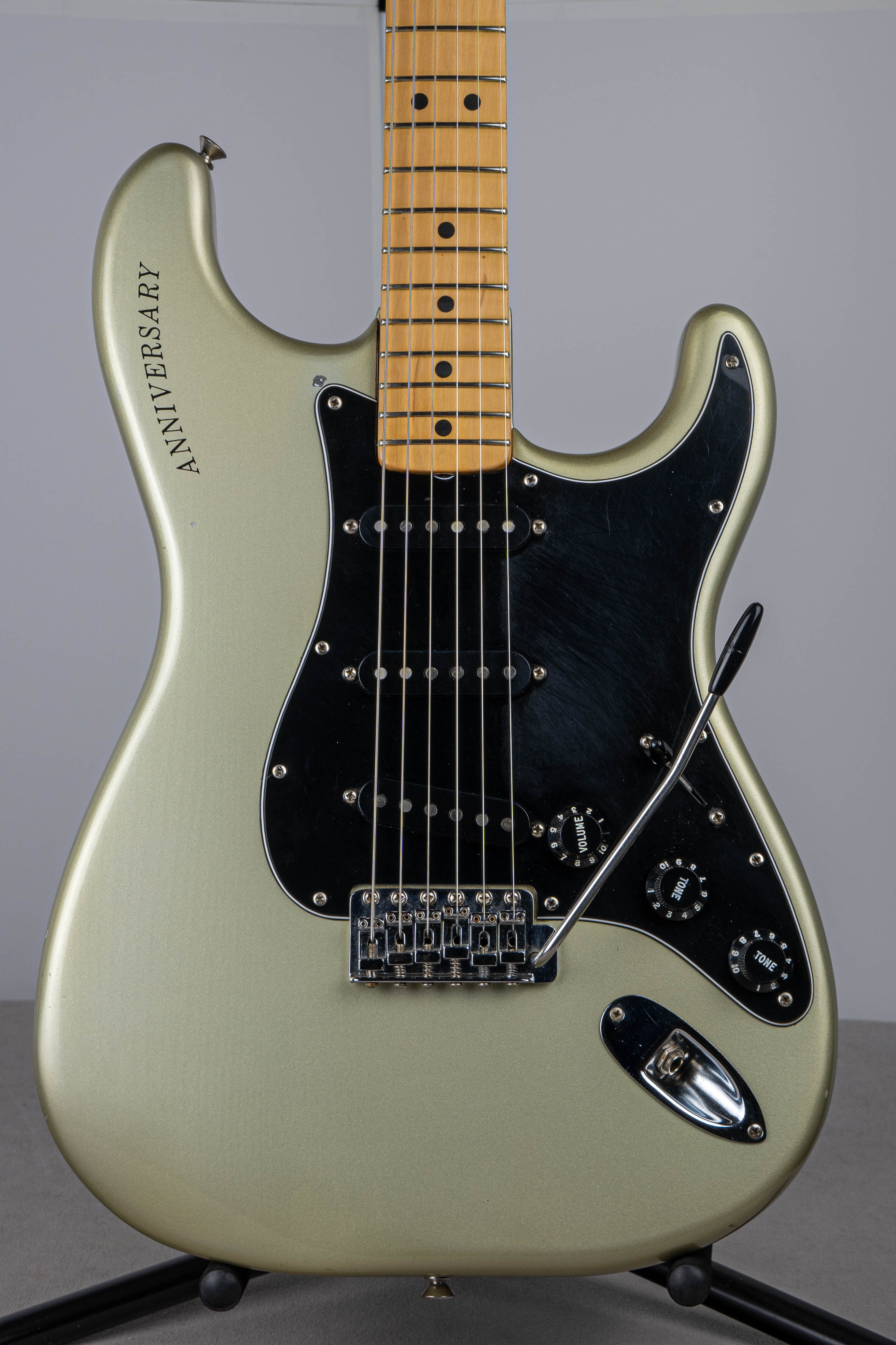 Fender 25th Anniversary Stratocaster 1979 Silver Metallic – Gilded