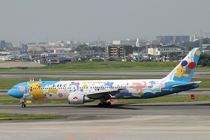 ポケモンジェット99 ANA（全日空） B767-300 JA8288