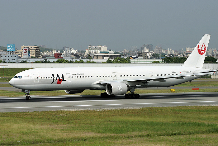 JAL（日本航空） B777-300 JA8943
