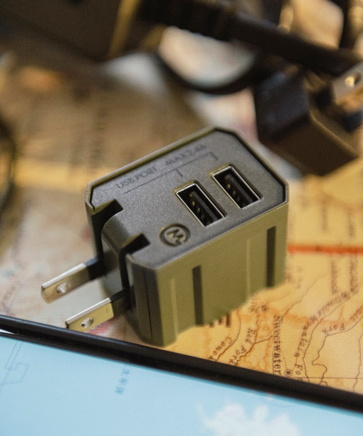 コンパクトキューブチャージャー – GORDON MILLER