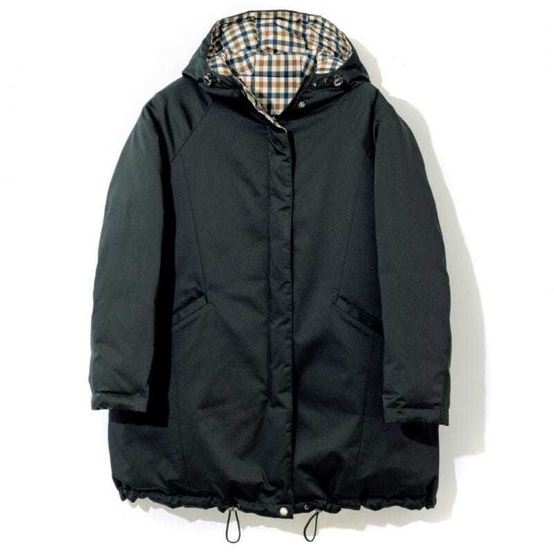 清潔・上品・上質がそろった「アクアスキュータム」のコートとアウター