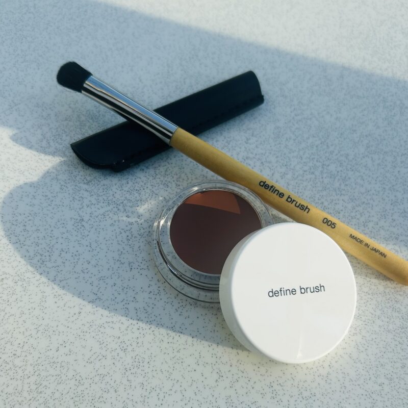 マルチユースブラシ 005 （キャップ付き）6050円、重ねてもよれず