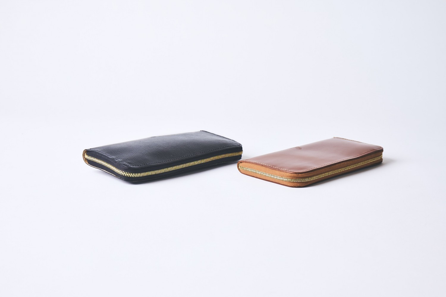 ラウンドジップ長財布の使い方 - ブライドルレザーの名門 GLENROYAL