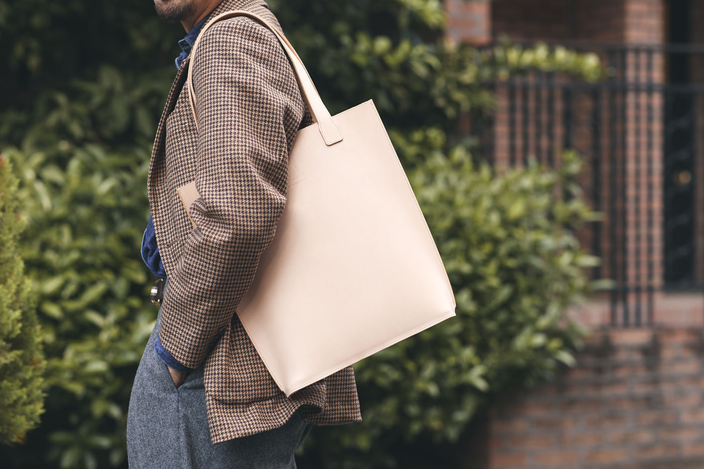 新デザインのバッグ2型がエクスクルーシブカラーを交えて入荷