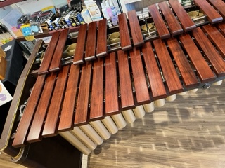 中古】こおろぎ社 コンサートマリンバ UM700 | グレイス楽器