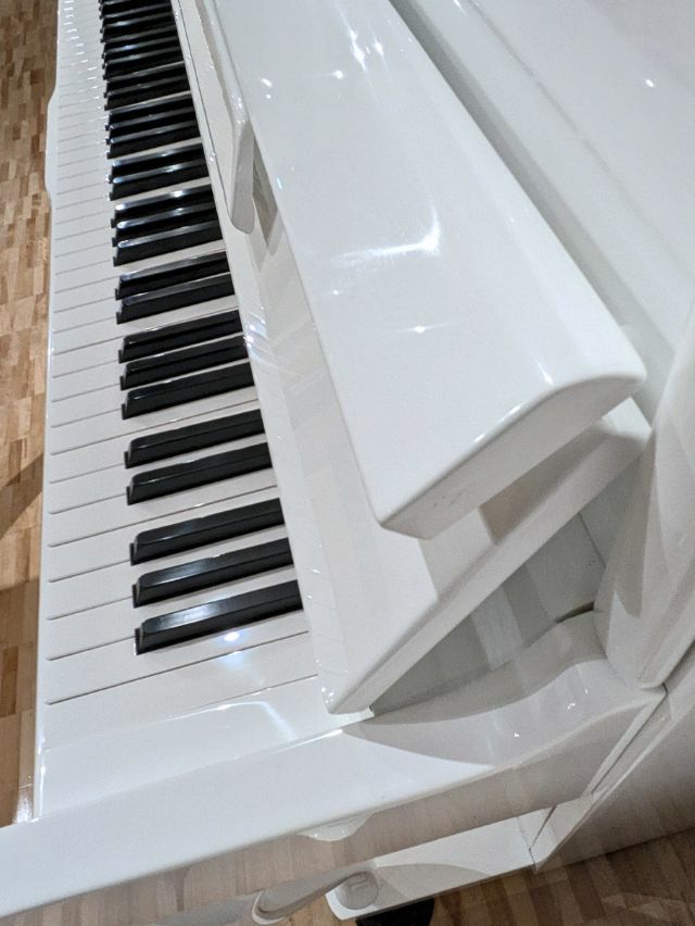 KAWAI（カワイ） LD22WF ホワイト 中古ピアノ ラグジュアリーデザイン