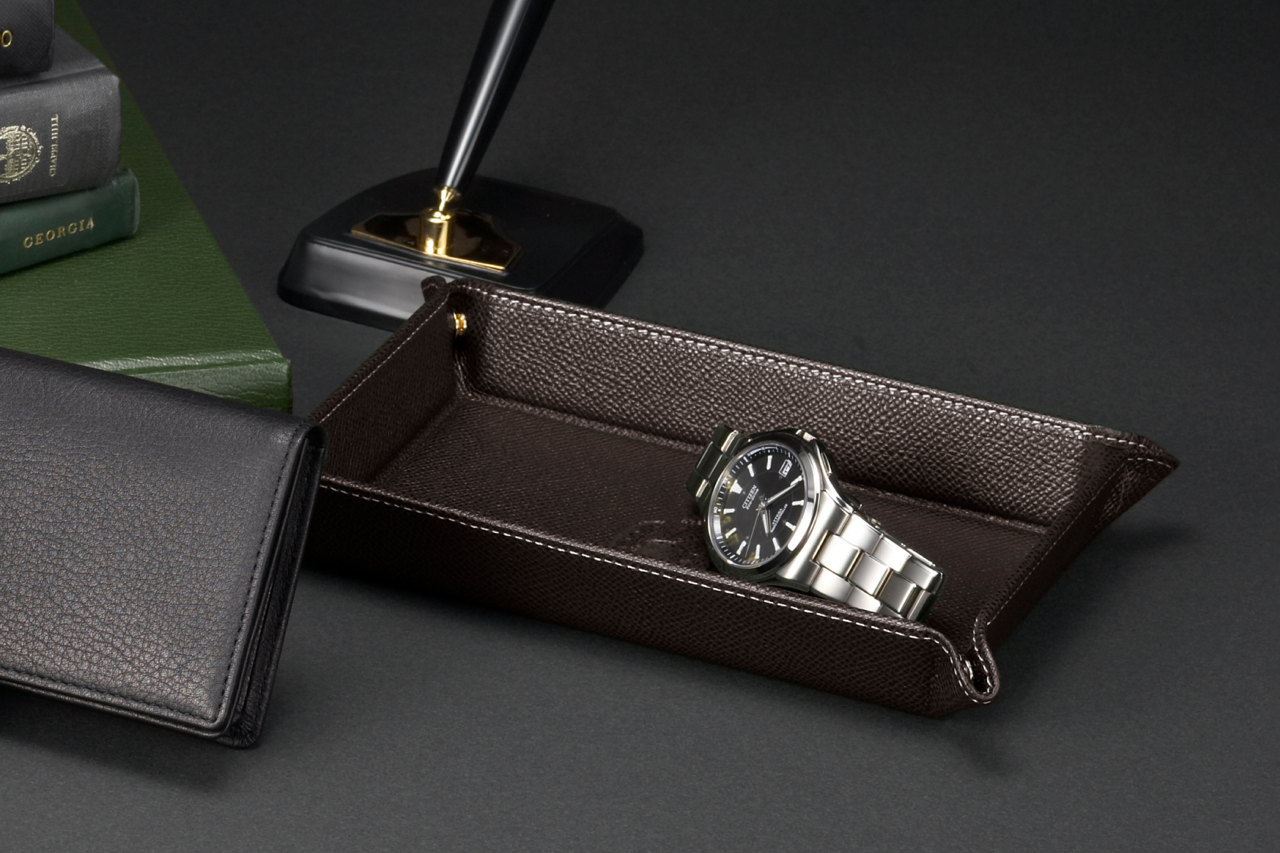 本革ウォッチトレー＜L＞｜高級レザー使用の名入れ可能な記念品