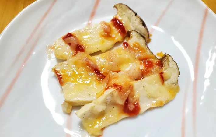 切って焼くだけ！ 『エリンギピザ』に、家族が「こんな食べ方あるんだ