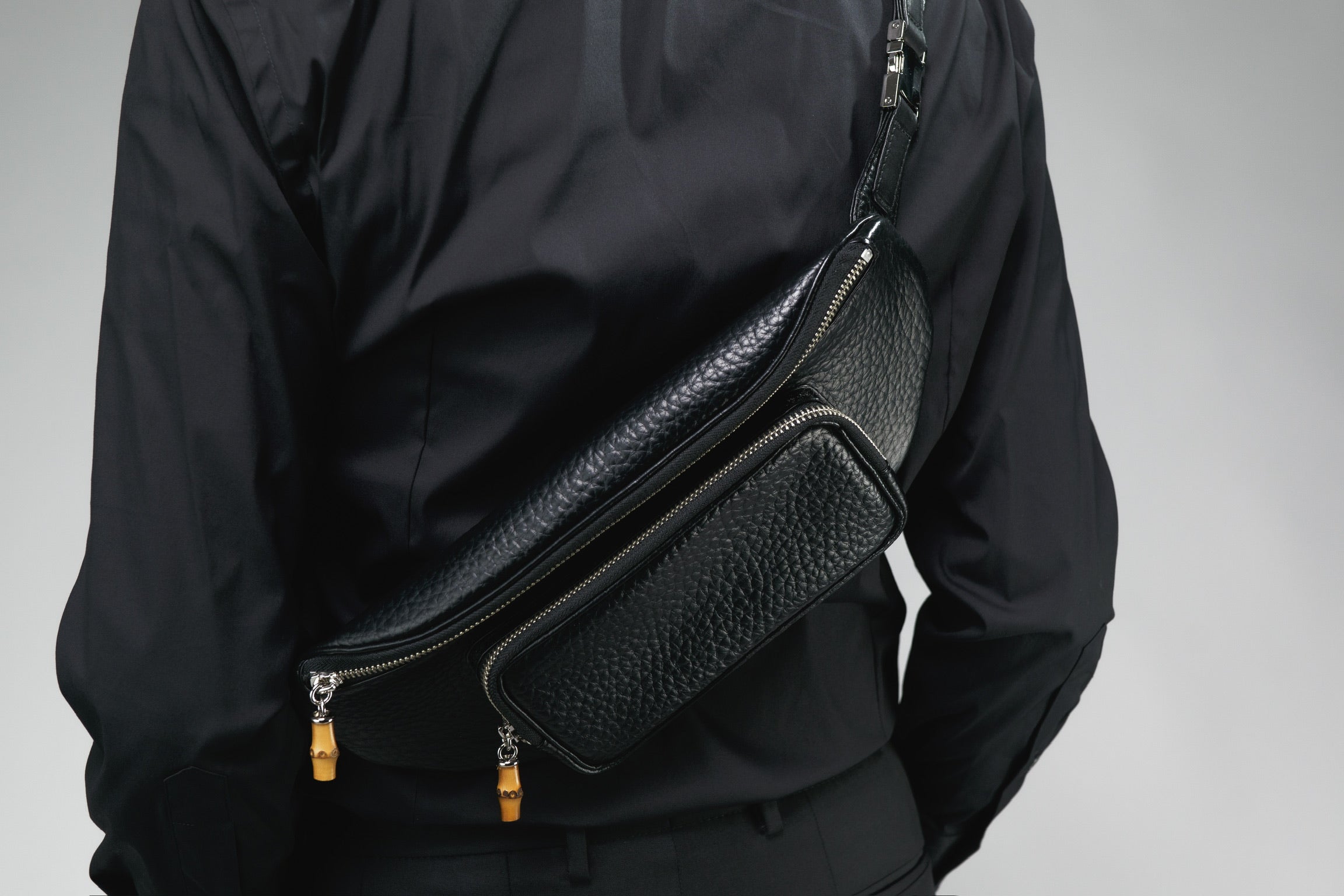 WEST POUCH – グレイグレイ