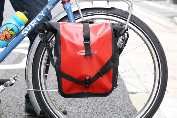 豪雨や嵐、あらゆる水分から荷物を守るオルトリーブの完全防水パニア