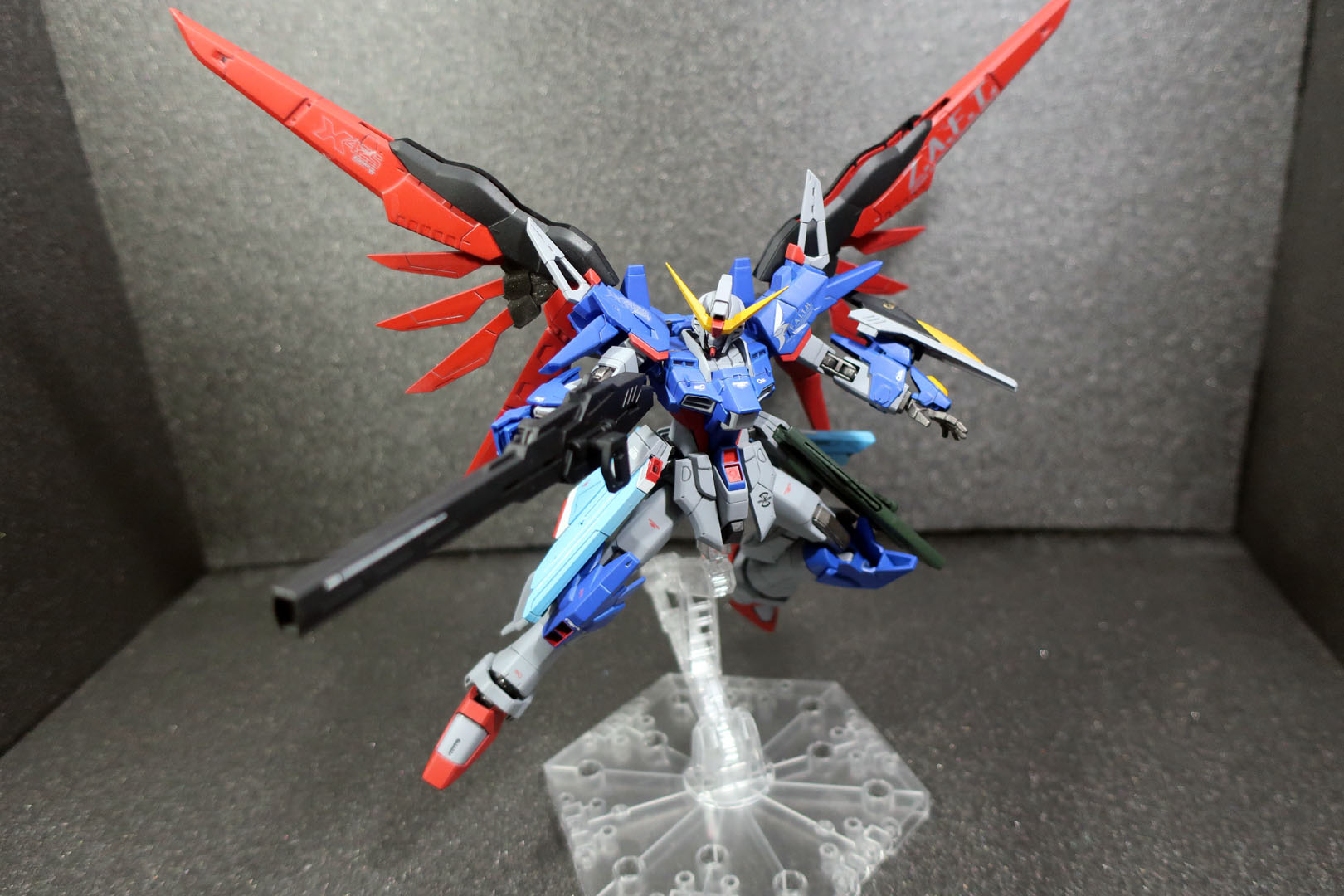デスティニーガンダムを極限突破させてみた｜answerさんのガンプラ作品