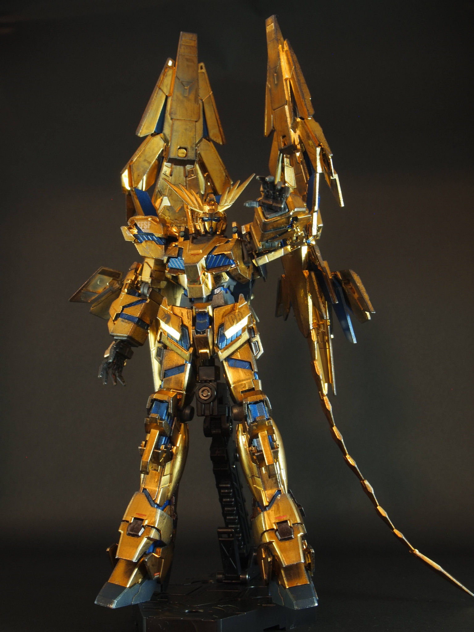 HGUC フェネクス ゴールドメッキウェザリング｜ReverseRootsさんの