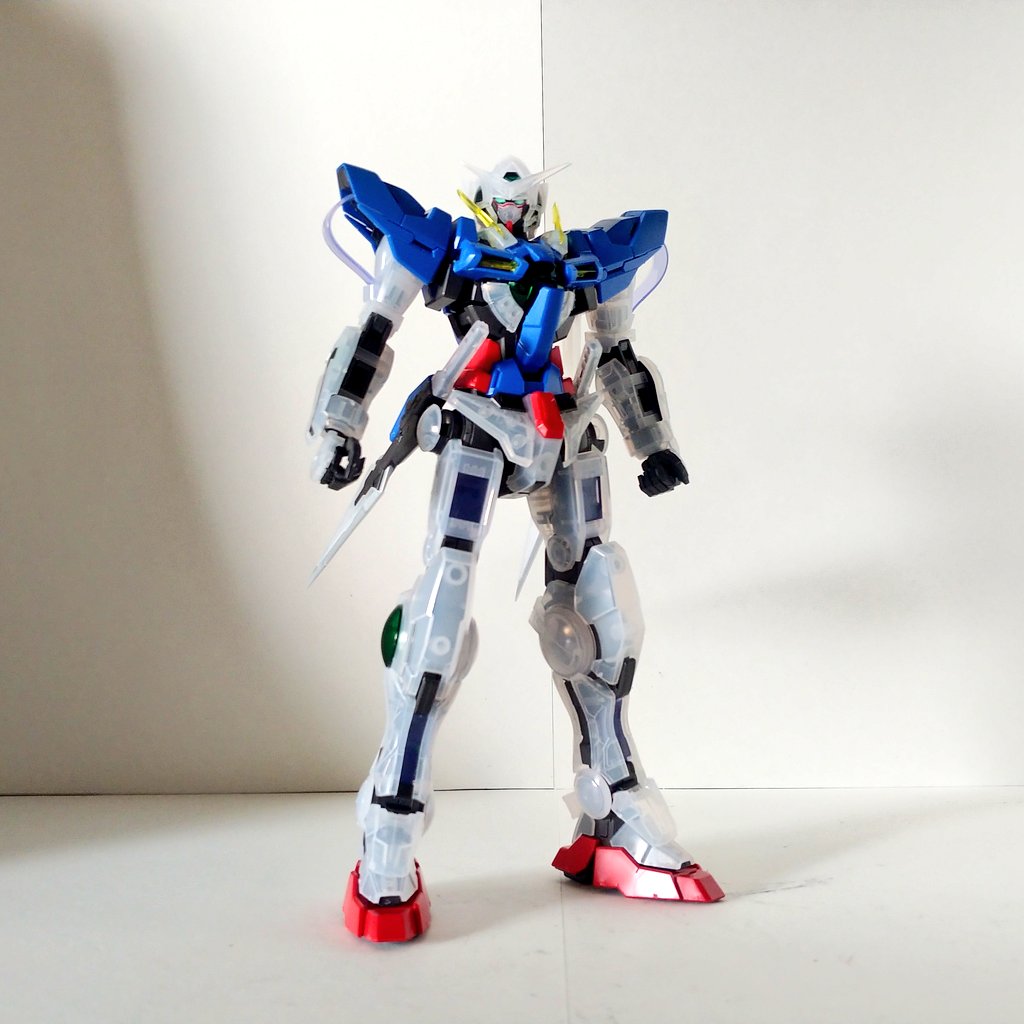 MG ガンダムエクシア ソリッドクリアアナザー｜火鉢さんのガンプラ作品