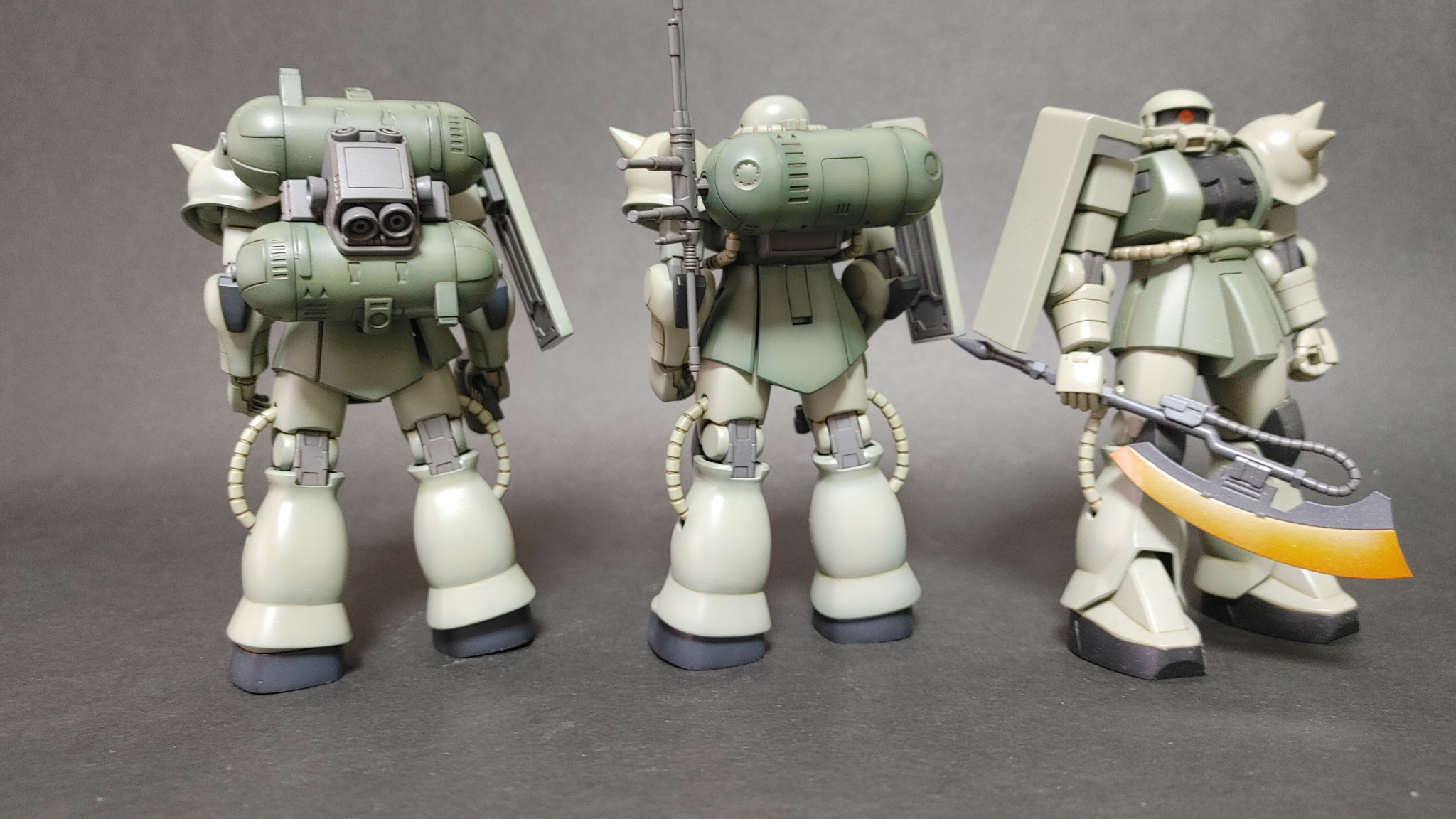 大量！！】HGUC ザクII｜ジャンク屋れっどまんさんのガンプラ作品