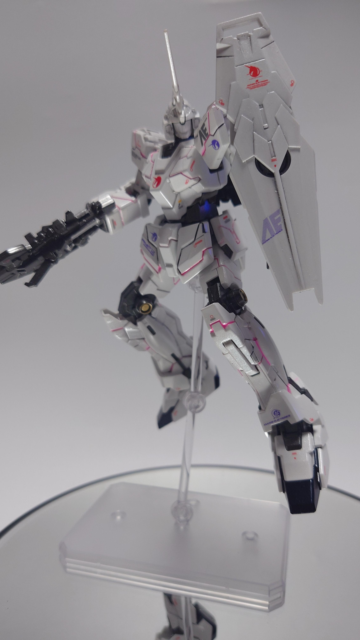 HGUCユニコーンガンダム を作り直し！パール調＆蛍光ピンクでスミ入れ