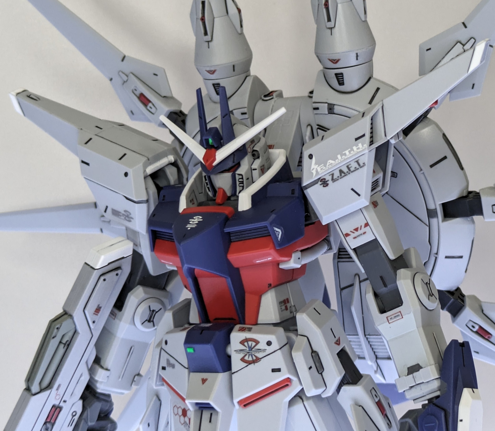 1/100レジェンドガンダム｜京 身の丈模活ガンスタ版さんのガンプラ作品