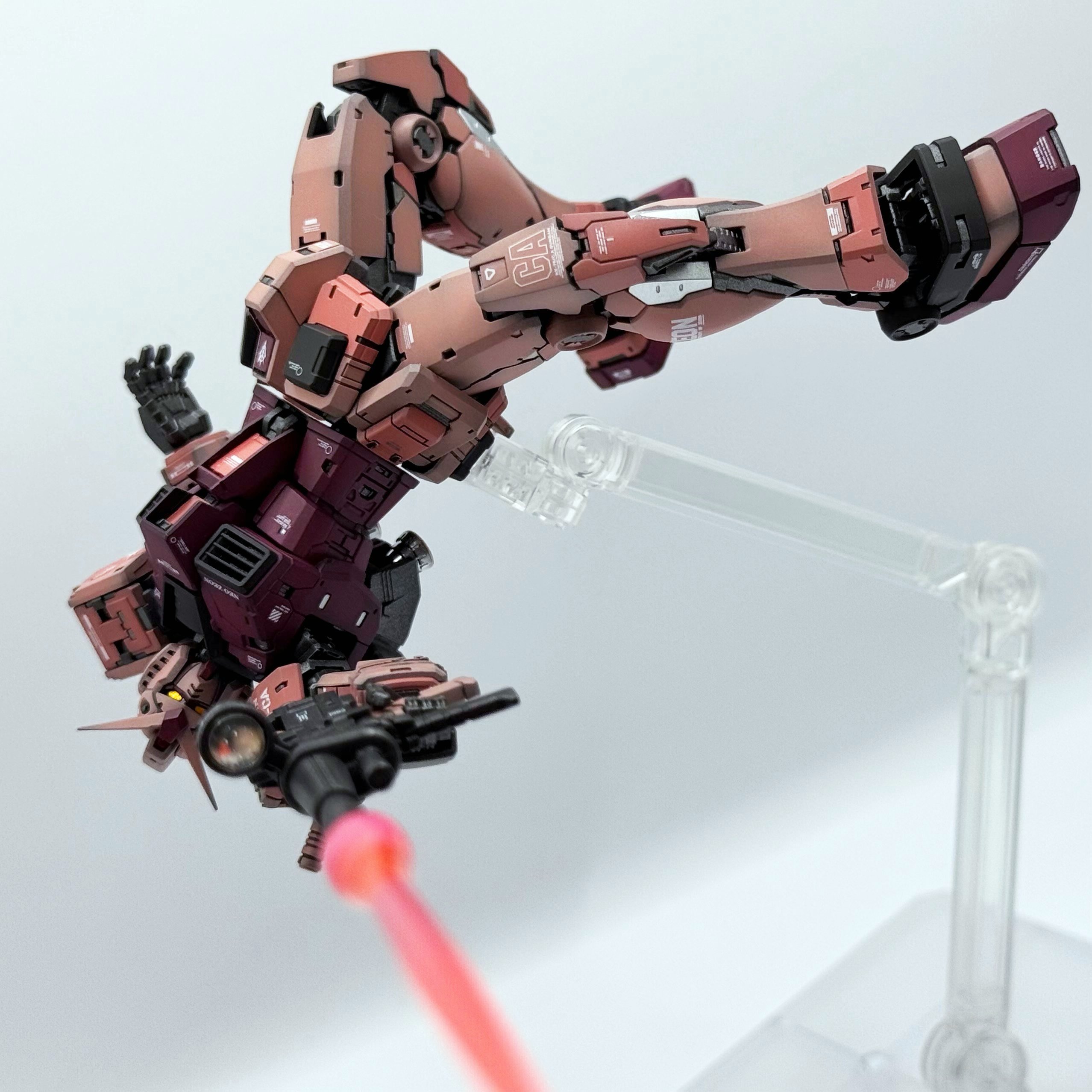 RG キャスバル専用ガンダム｜ガンプラさんTWさんのガンプラ作品