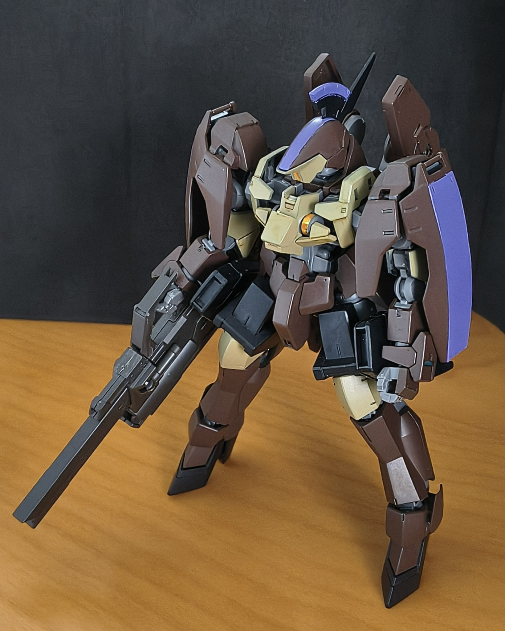 HGIBO グレイズリッター イオク機｜宮日さんのガンプラ作品｜GUNSTA